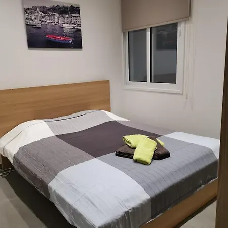 Апартаменты Nat's Finikoudes Beach 3 Bedroom